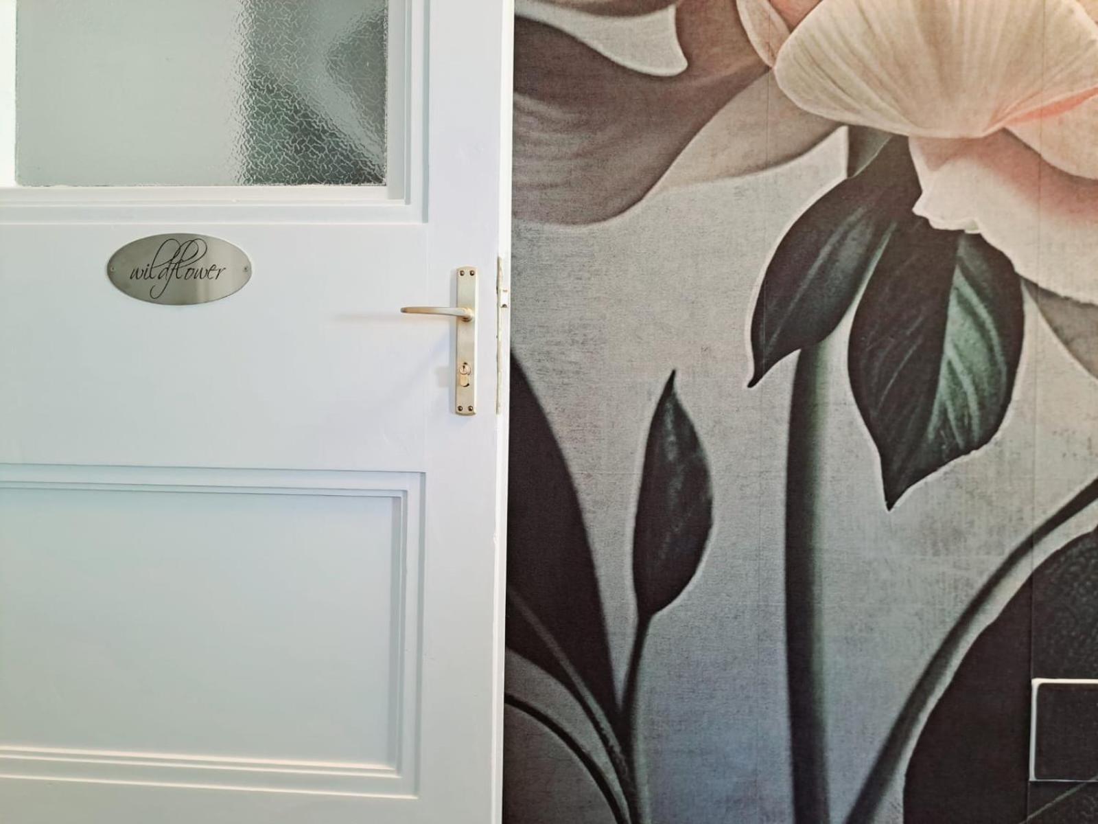 Apartment Wildflower In Privatvilla Im Herzen Merans Екстер'єр фото