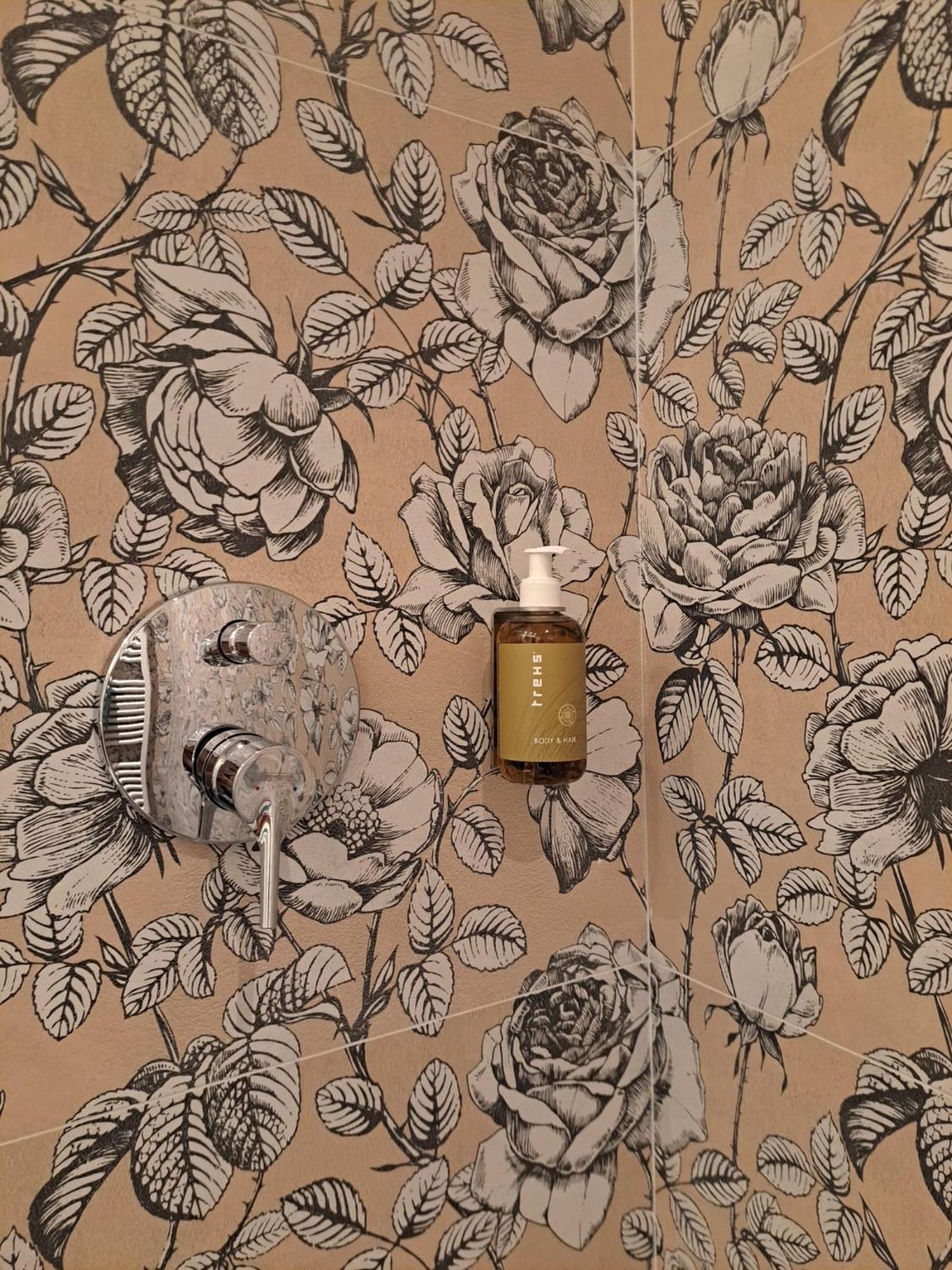 Apartment Wildflower In Privatvilla Im Herzen Merans Екстер'єр фото