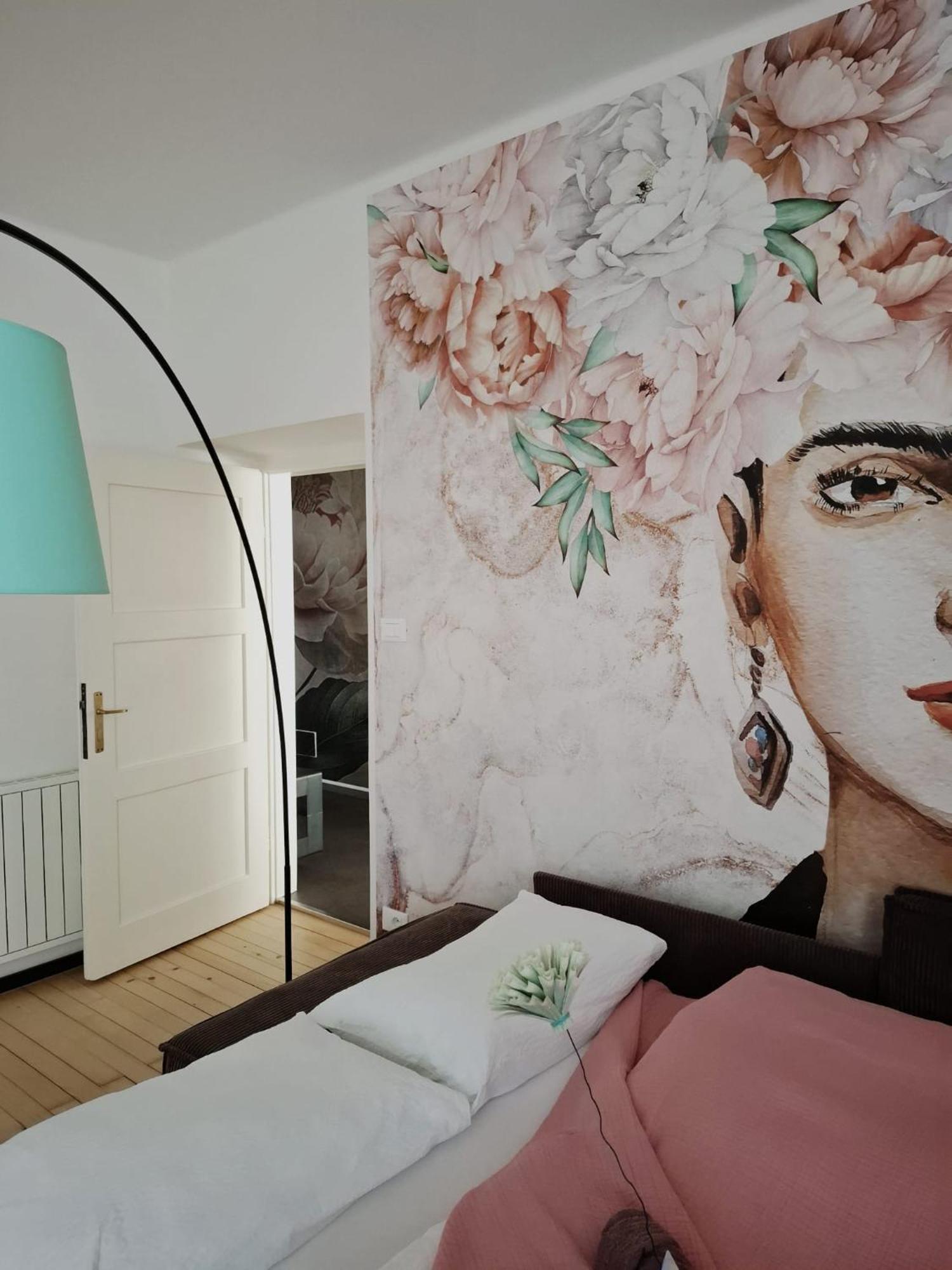 Apartment Wildflower In Privatvilla Im Herzen Merans Екстер'єр фото