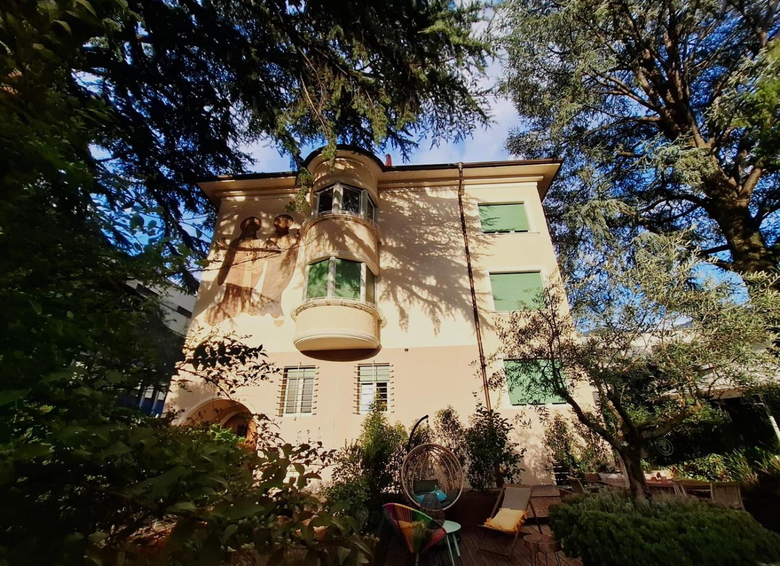 Apartment Wildflower In Privatvilla Im Herzen Merans Екстер'єр фото